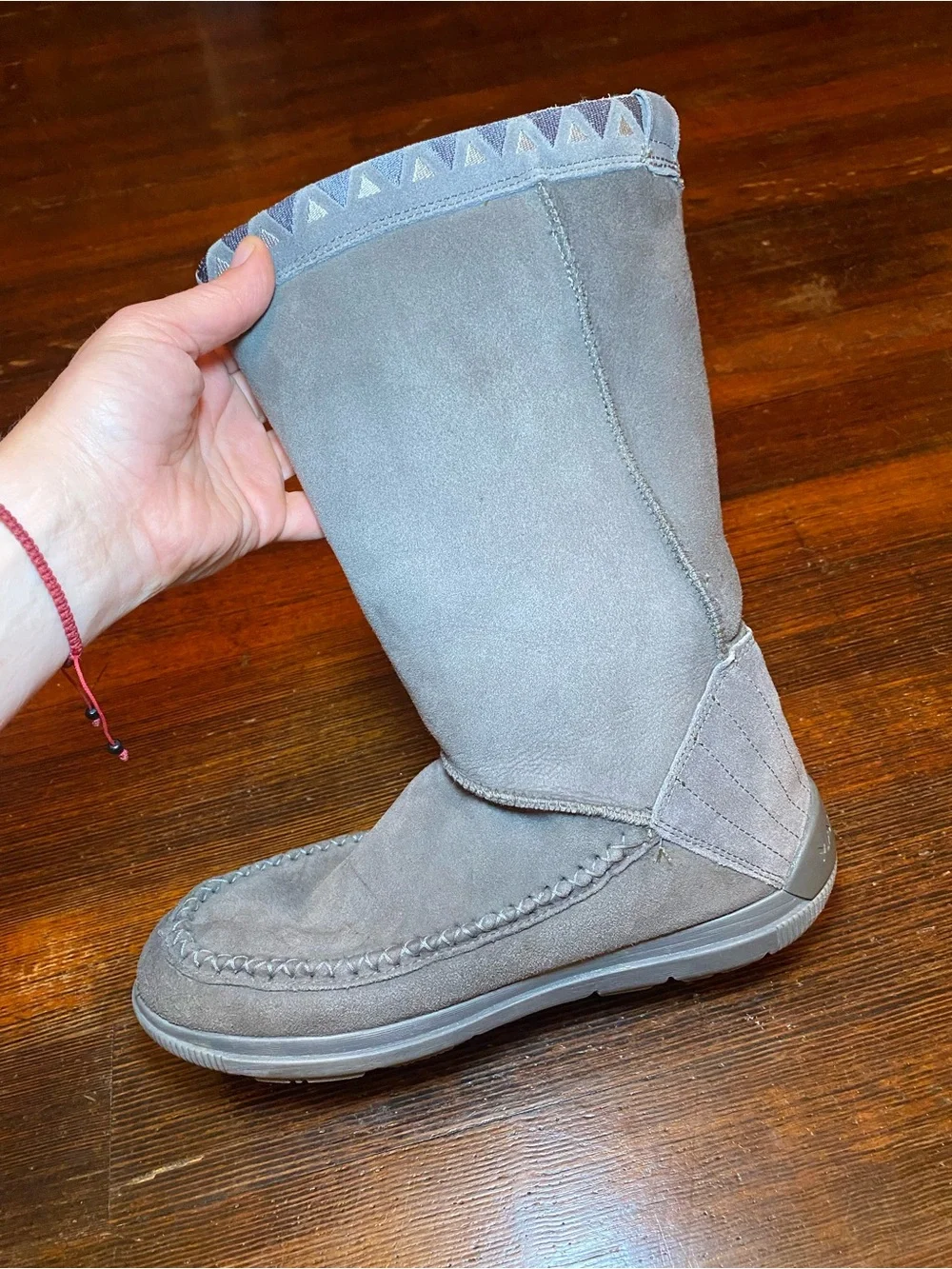 EUC Manitobah WR Reflections Mid Winter Boot w/ Geometric Embroidered Collar